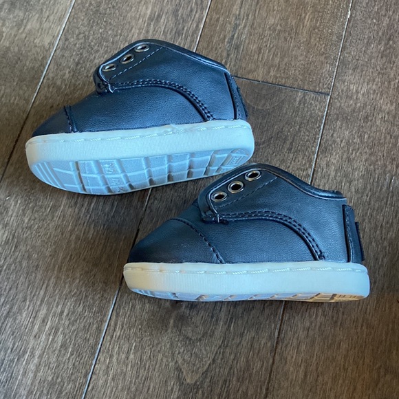 Toms size 2 - Picture 2 of 3